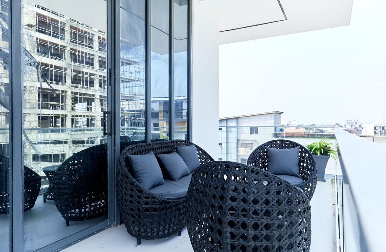  3bedroom lekki pahes 1, behind cinema